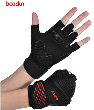 Do you know the materials and craftsmanship in the back of the hand of fitness gloves