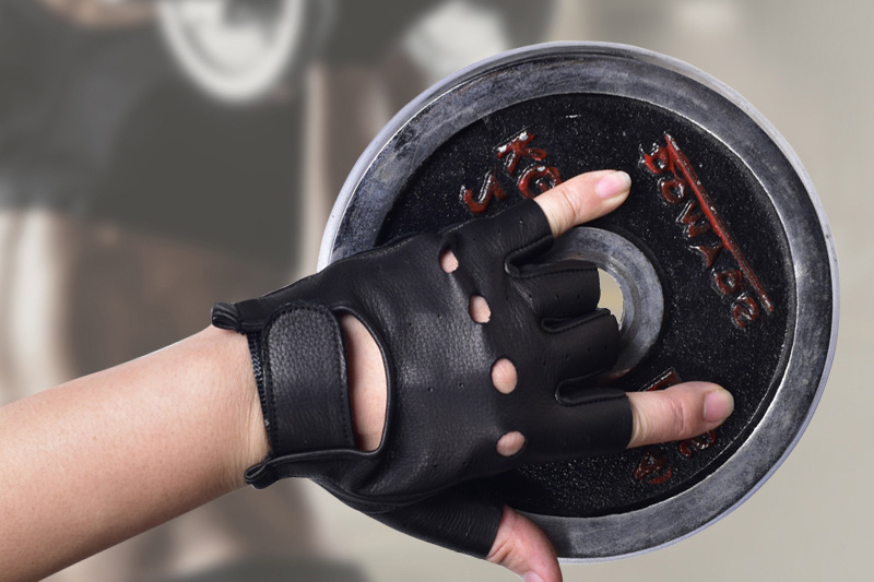 The best advantages of wearing weight lifting gloves
