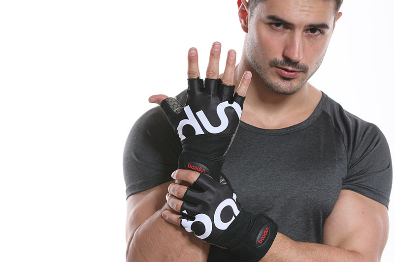 Why should you choose customized fitness gloves