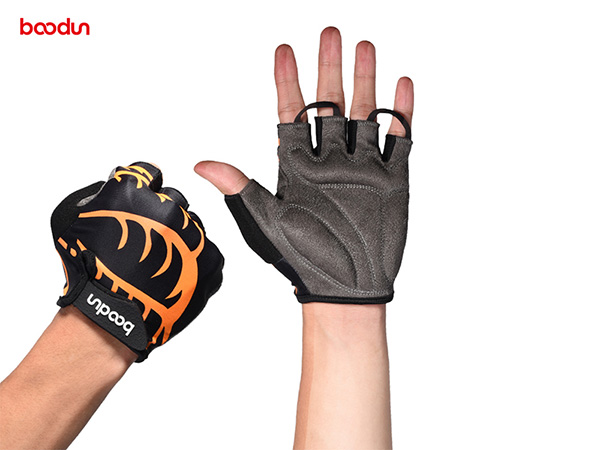 Weightlifting Gloves with Wrist