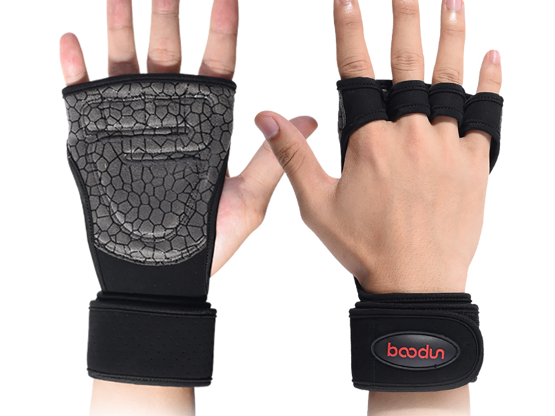 How to judge the production cycle of fitness gloves